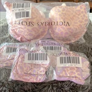 NEW Victoria’s Secret Bra & 4 Matching Panties
